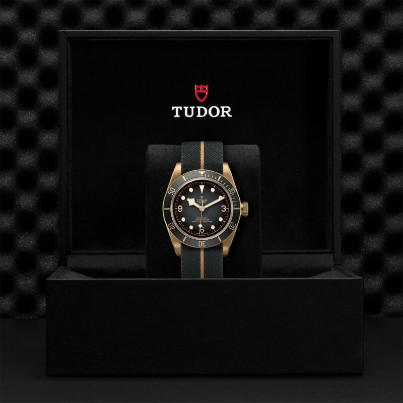 TUDOR Black Bay Bronze Bronze 43MM (M79250BA-0002)